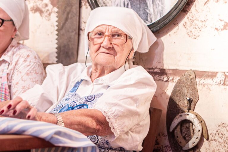 Sociedade do Pelznickel se despede da Oma Luzi, aos 91 anos